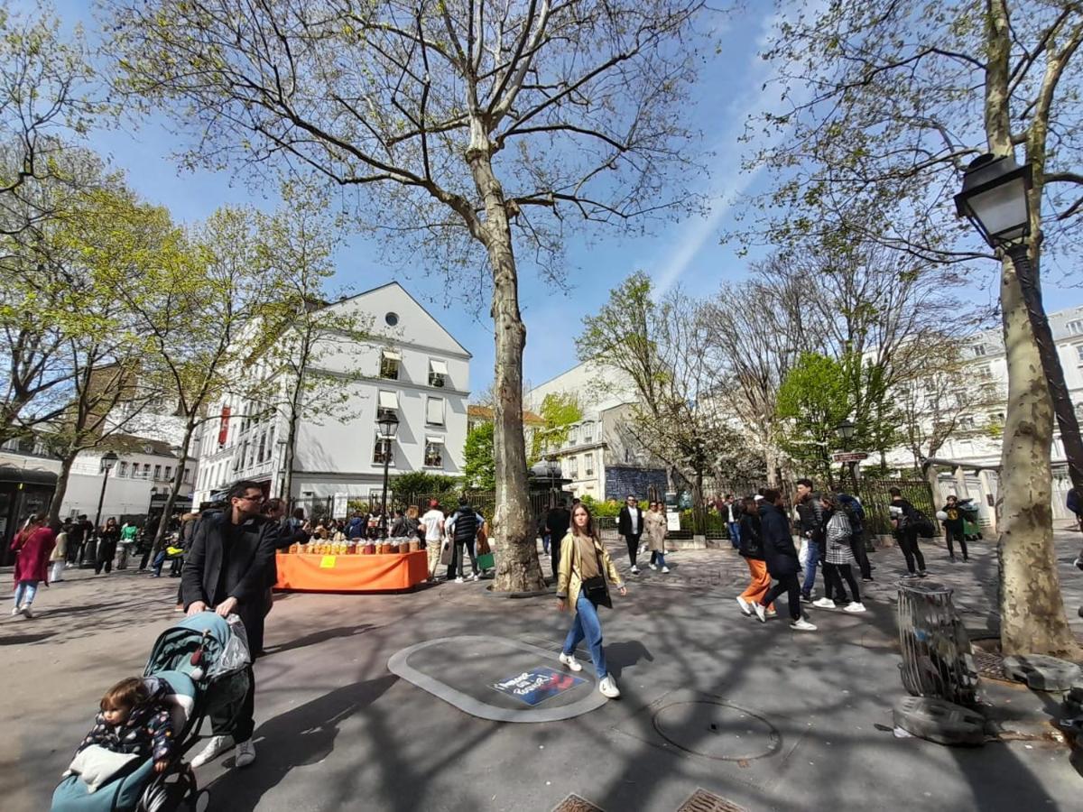 Studio Equipe Metro Abbesses A Montmartre Lägenhet Paris Exteriör bild